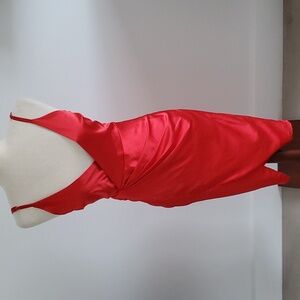 Tiger Mist Red satin feel dress with side ruching & slit size XS lined like new
